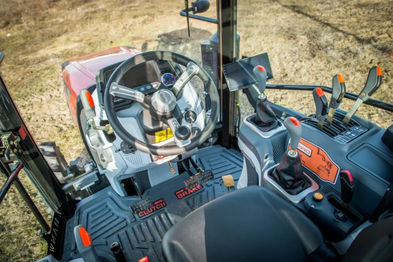 Ciągnik HANWO HWB704C 75KM Stage V profesjonalny traktor rolniczy z podnośnikiem 2500kg