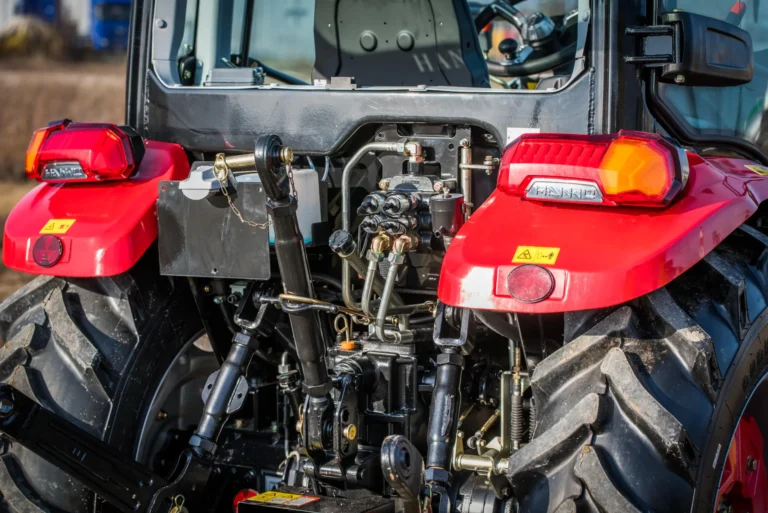 Ciągnik HANWO HWB704C 75KM Stage V profesjonalny traktor rolniczy z podnośnikiem 2500kg