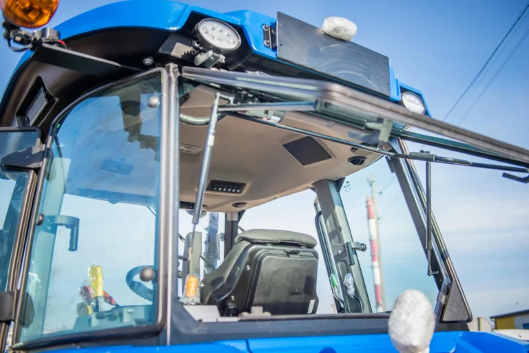 Ciągnik SOLIS S60 58KM SHUTTLE XL profesjonalny traktor rolniczy Stage V